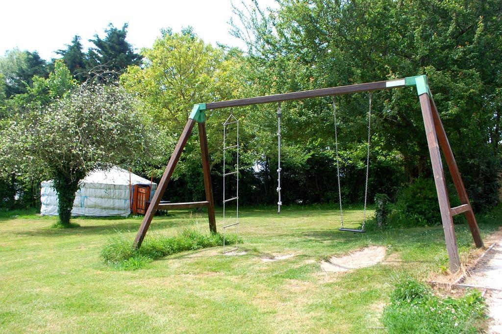 Village Insolite Tiny 圣伯努瓦德斯昂德 外观 照片